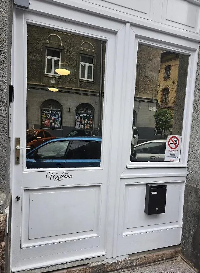 7Dab 8 Contactless Self Check-In Hotel Budapest Hungary